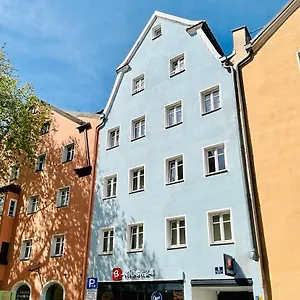 https://regensburger-ferienwohnungen-im-herzen-der-altstadt.com-bavaria.com